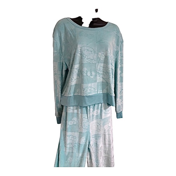 Hello Kitty blue velour hello kitty monogram printed top & pant set size large - Picture 14 of 16